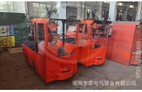 山西客戶定制的2.5噸蓄電池湘潭電機(jī)車發(fā)貨