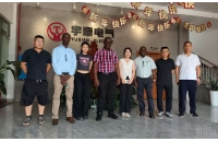 國(guó)外客戶到訪湘潭電機(jī)車廠家考察