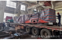 陜西一批8噸雙駕駛室湘潭電機車裝車發(fā)貨